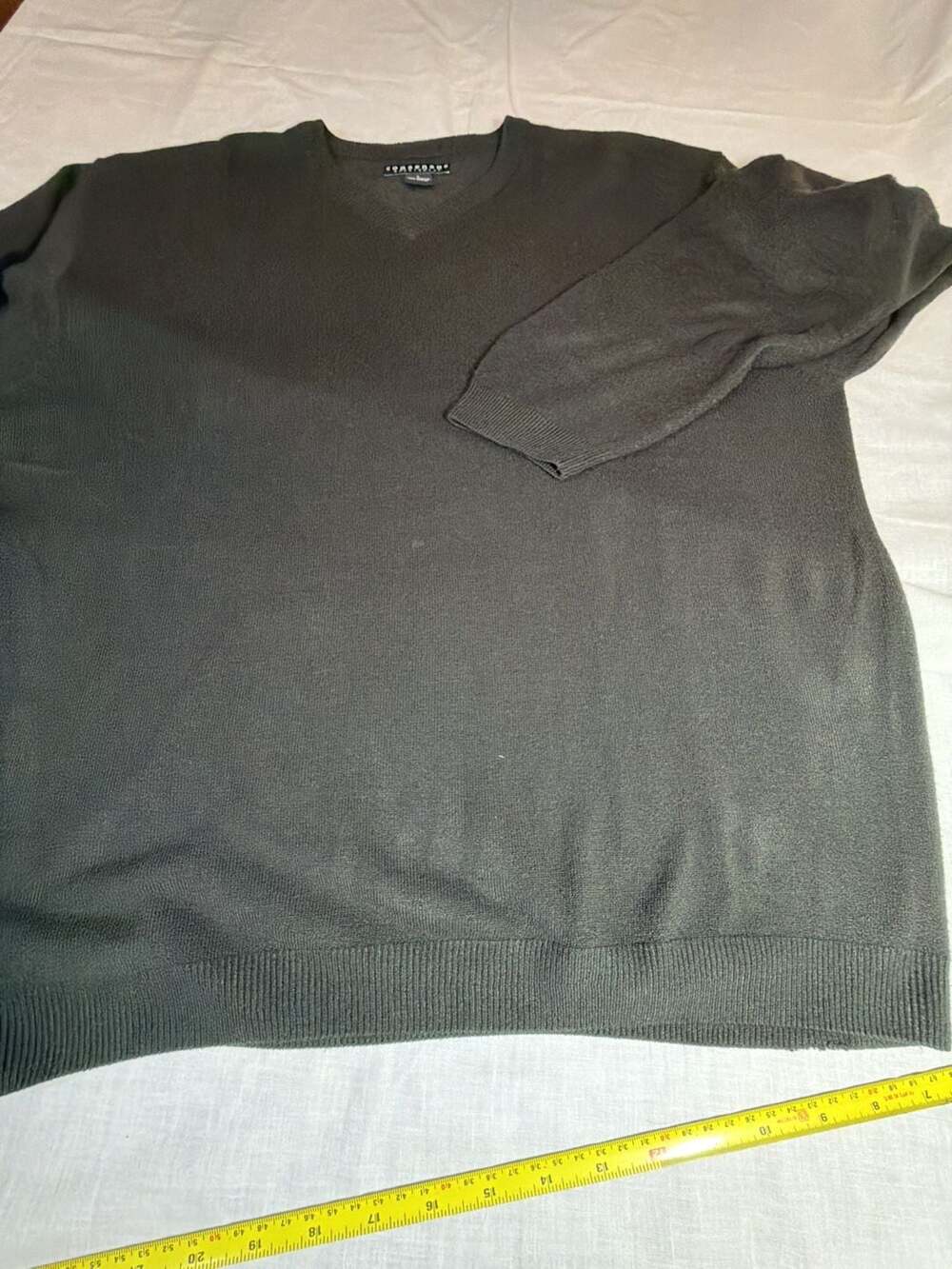Consensus Sportswear Men's Size L V-Neck Sweater Black